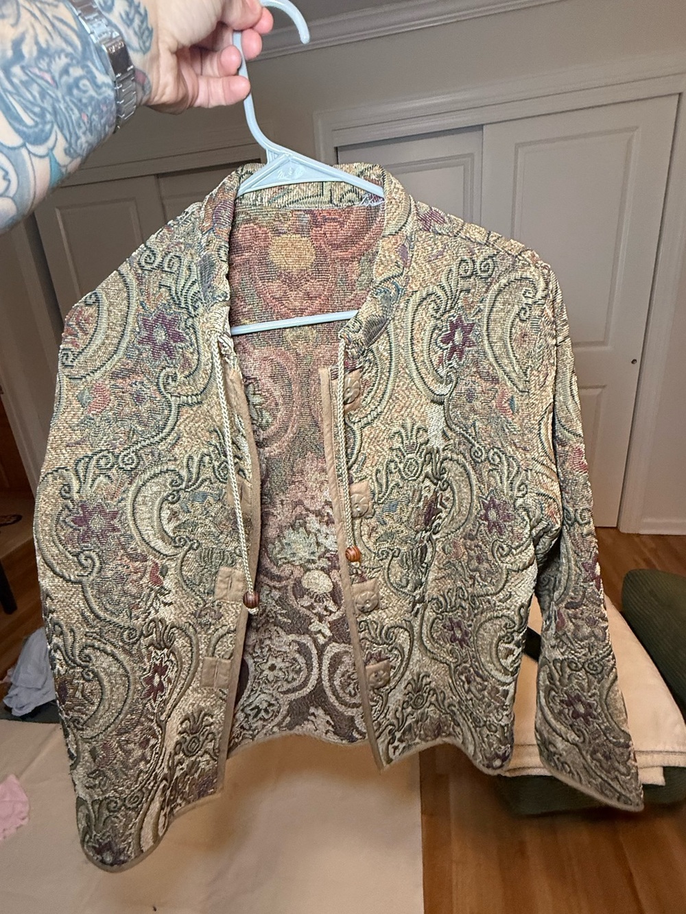 Vintage Woven Paisley Zip-Front Jacket in Multicolor